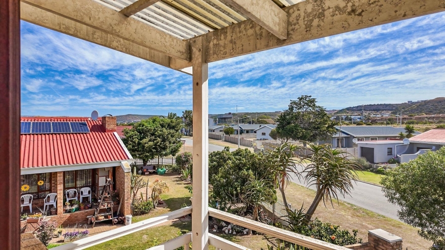 4 Bedroom Property for Sale in Hartenbos Central Western Cape